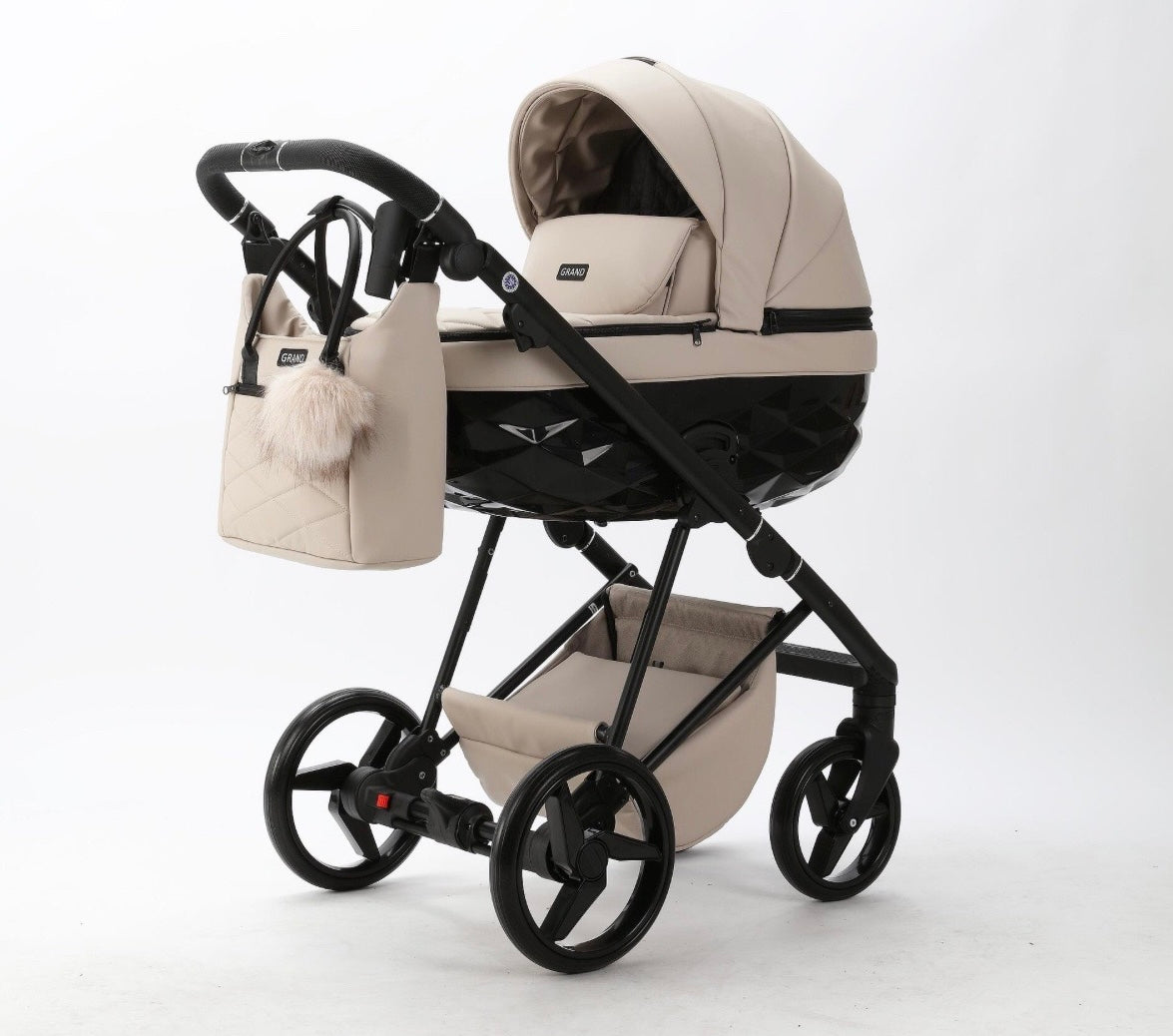 Комбинирана количка Grand Model 3 в 1 бежов