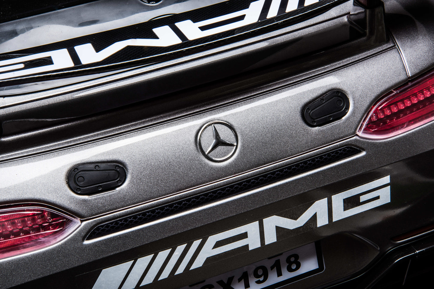 Лицензирана Акумулаторна Кола Mercedes GT4 EVO